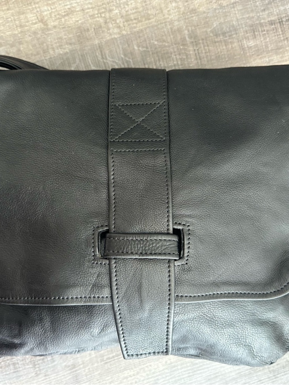 Classic Black Genuine Leather Shoulder Bag, Vintage Timeless Hand Crafted in USA - Picture 15 of 16